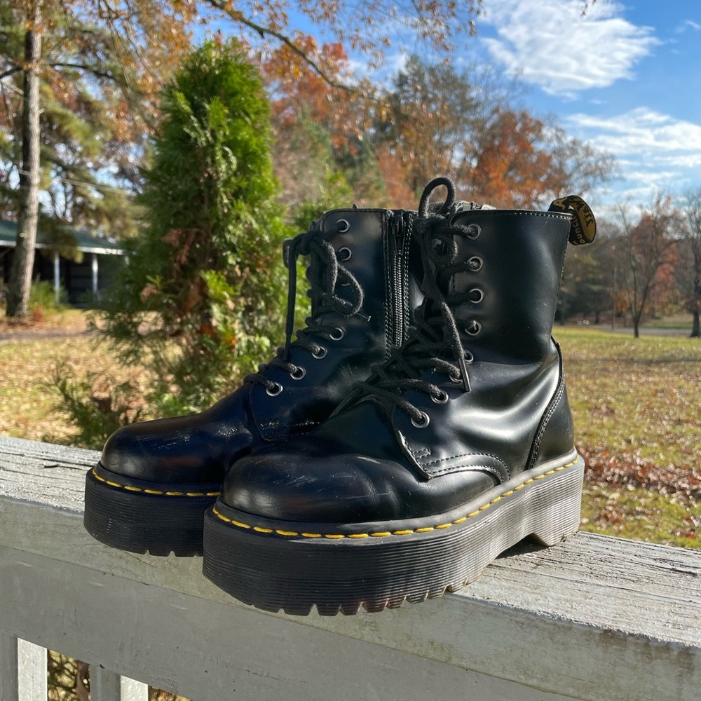 Dr. Marten Jadon Platform Boots!